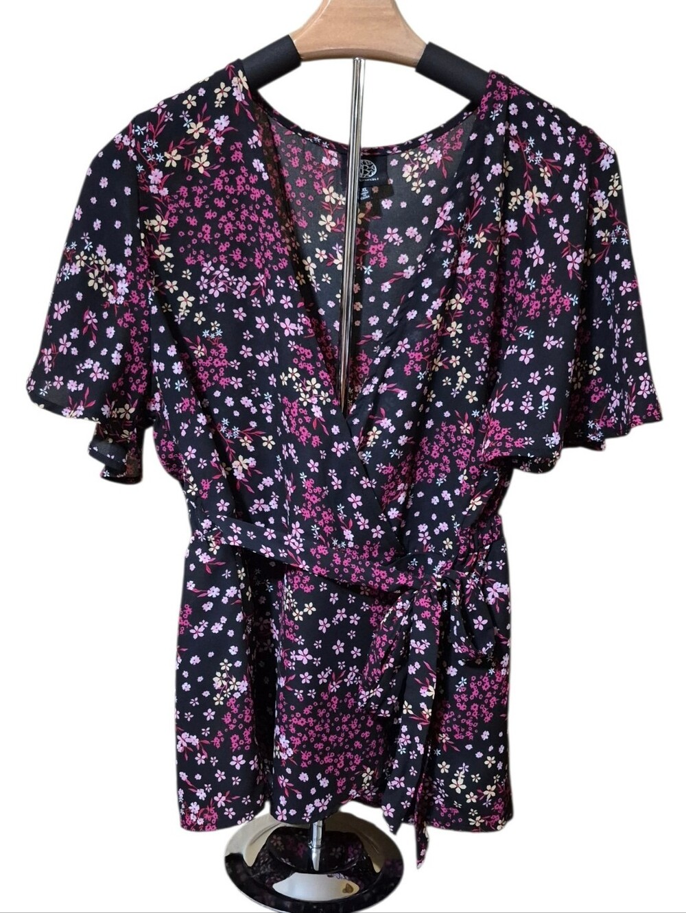 Bobeau Flutter Sleeve Faux Wrap Top - Size XL